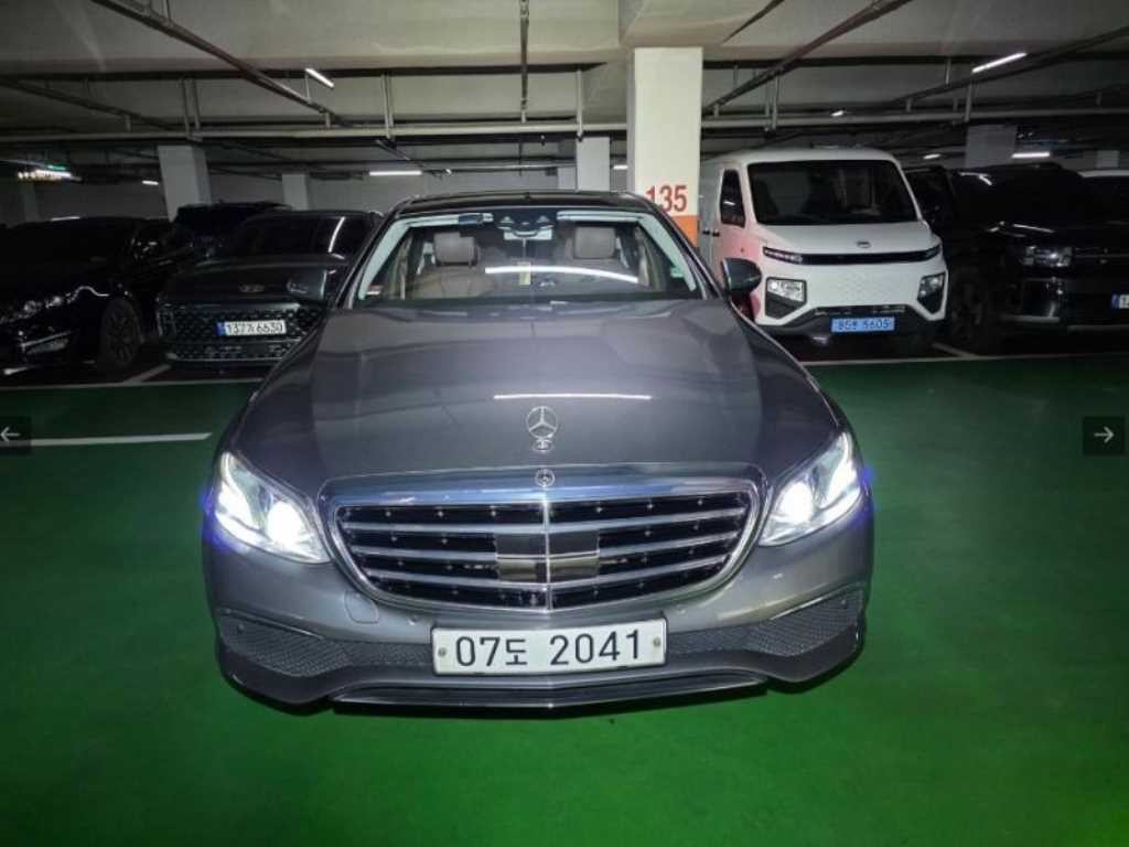 벤츠 E 클래스 E-클래스 W213 E400 4MATIC 익스클루시브 이미지 1