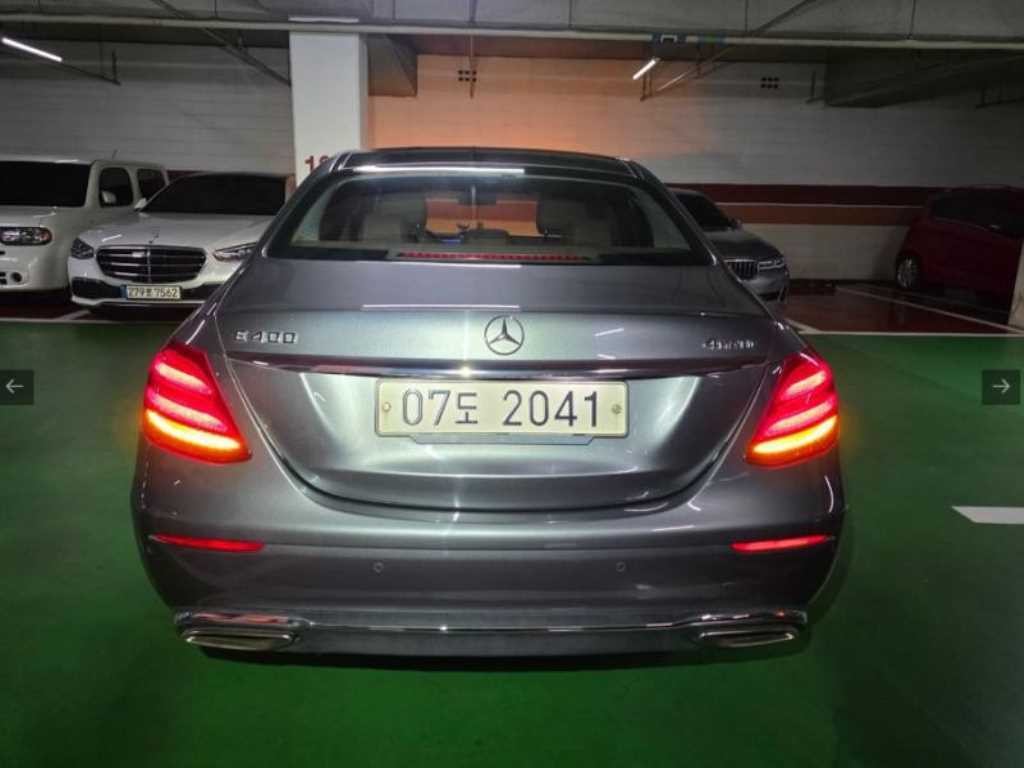 벤츠 E 클래스 E-클래스 W213 E400 4MATIC 익스클루시브 이미지 2