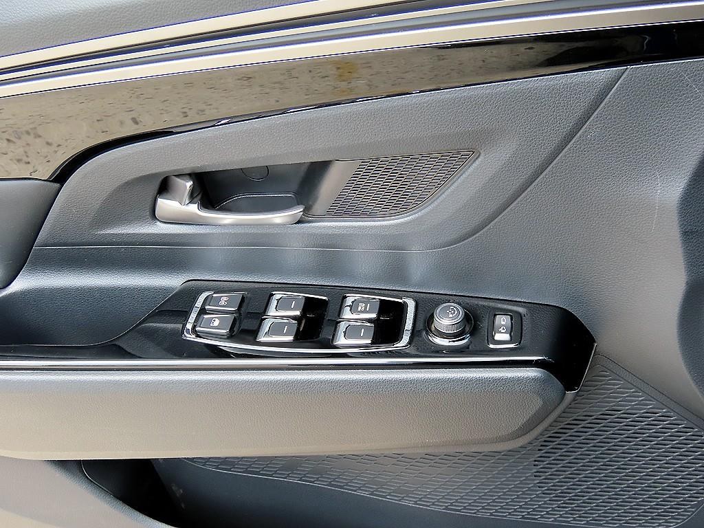 KG모빌리티(쌍용) 코란도 뷰티풀코란도 2WD 가솔린 1.5 C3 플러스 이미지 11