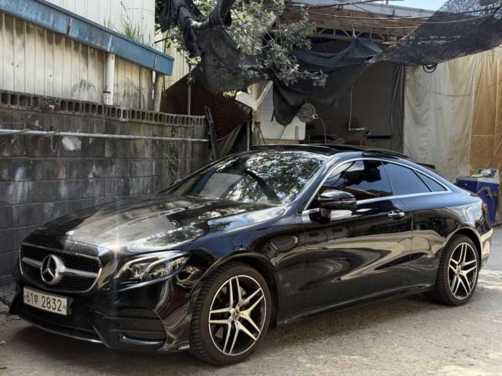 벤츠 E 클래스 E-클래스 W213 E220d 쿠페 이미지 2