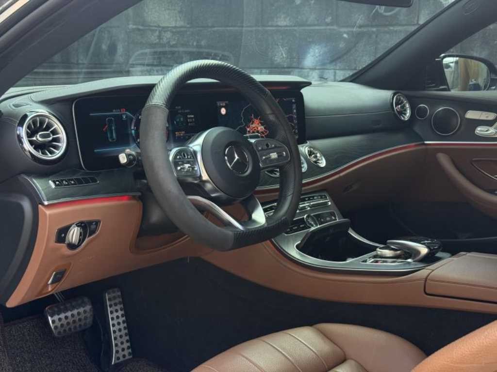 벤츠 E 클래스 E-클래스 W213 E220d 쿠페 이미지 4