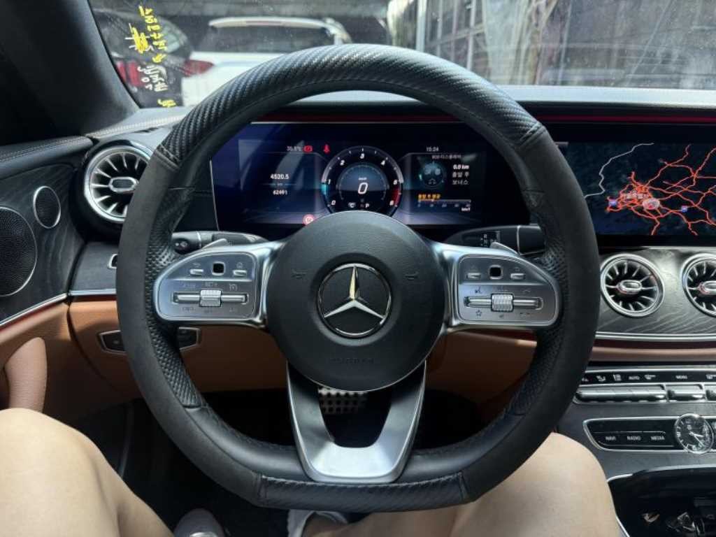 벤츠 E 클래스 E-클래스 W213 E220d 쿠페 이미지 5