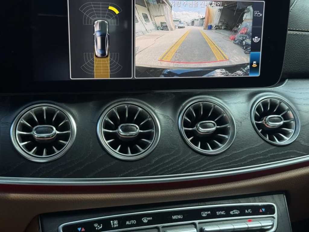 벤츠 E 클래스 E-클래스 W213 E220d 쿠페 이미지 8