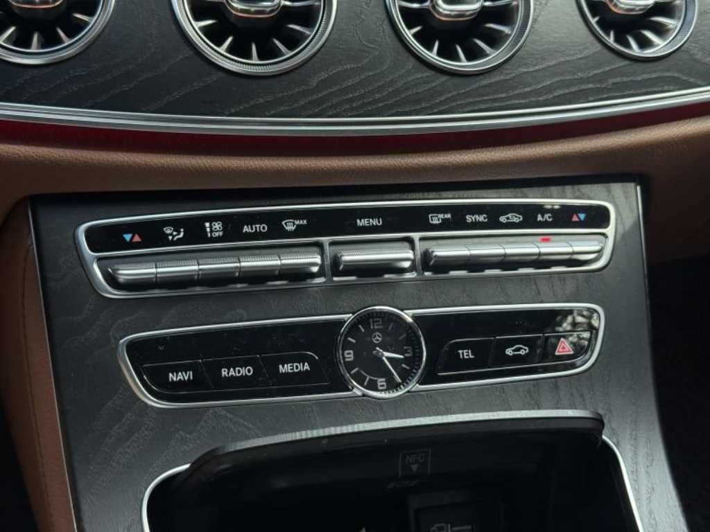 벤츠 E 클래스 E-클래스 W213 E220d 쿠페 이미지 9