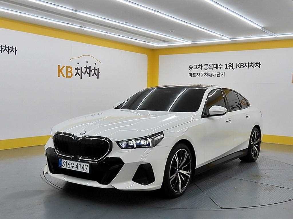 BMW 5시리즈 5시리즈 (G60) 530i xDrive M 스포츠 이미지 2