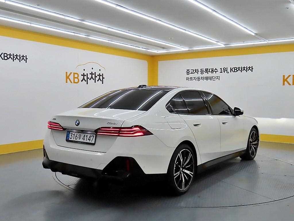 BMW 5시리즈 5시리즈 (G60) 530i xDrive M 스포츠 이미지 4