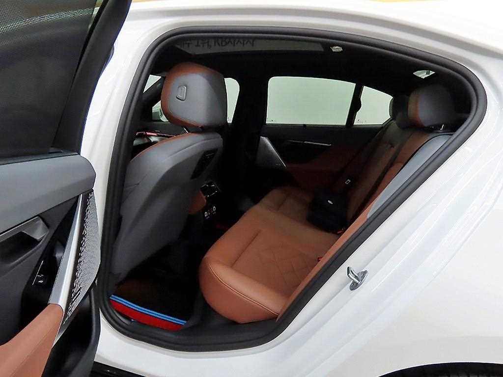 BMW 5시리즈 5시리즈 (G60) 530i xDrive M 스포츠 이미지 6