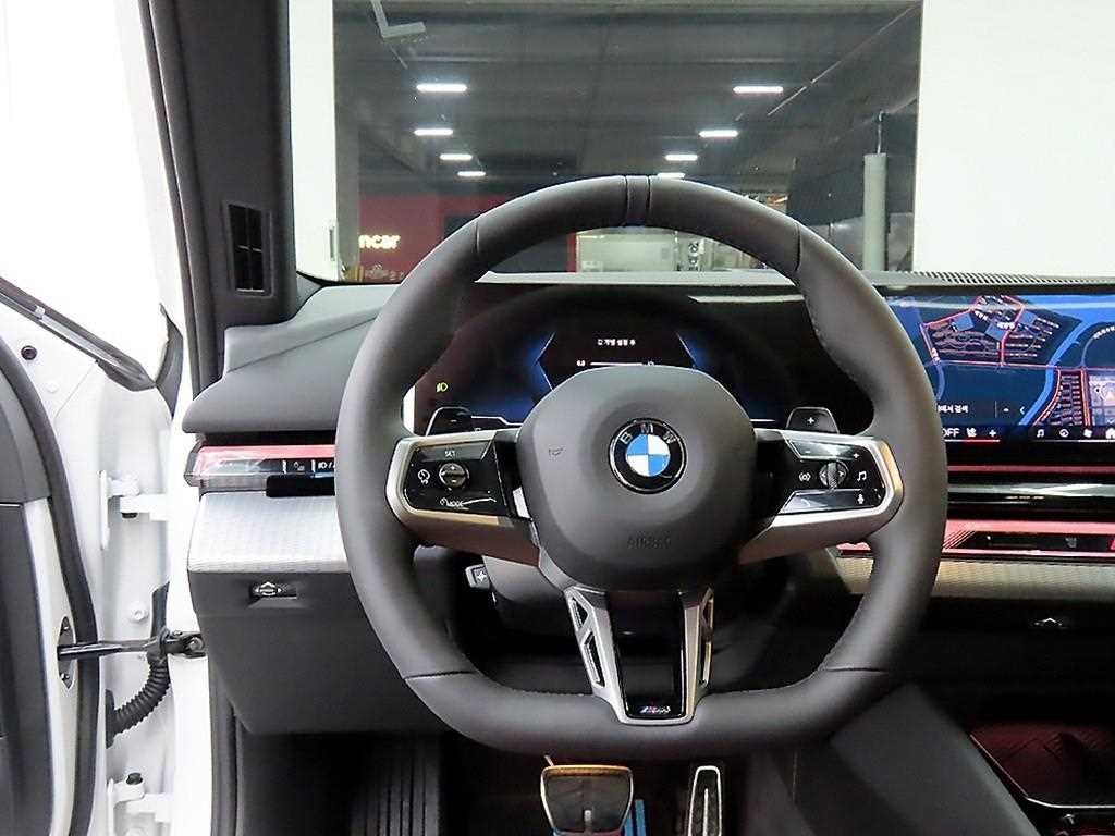 BMW 5시리즈 5시리즈 (G60) 530i xDrive M 스포츠 이미지 9