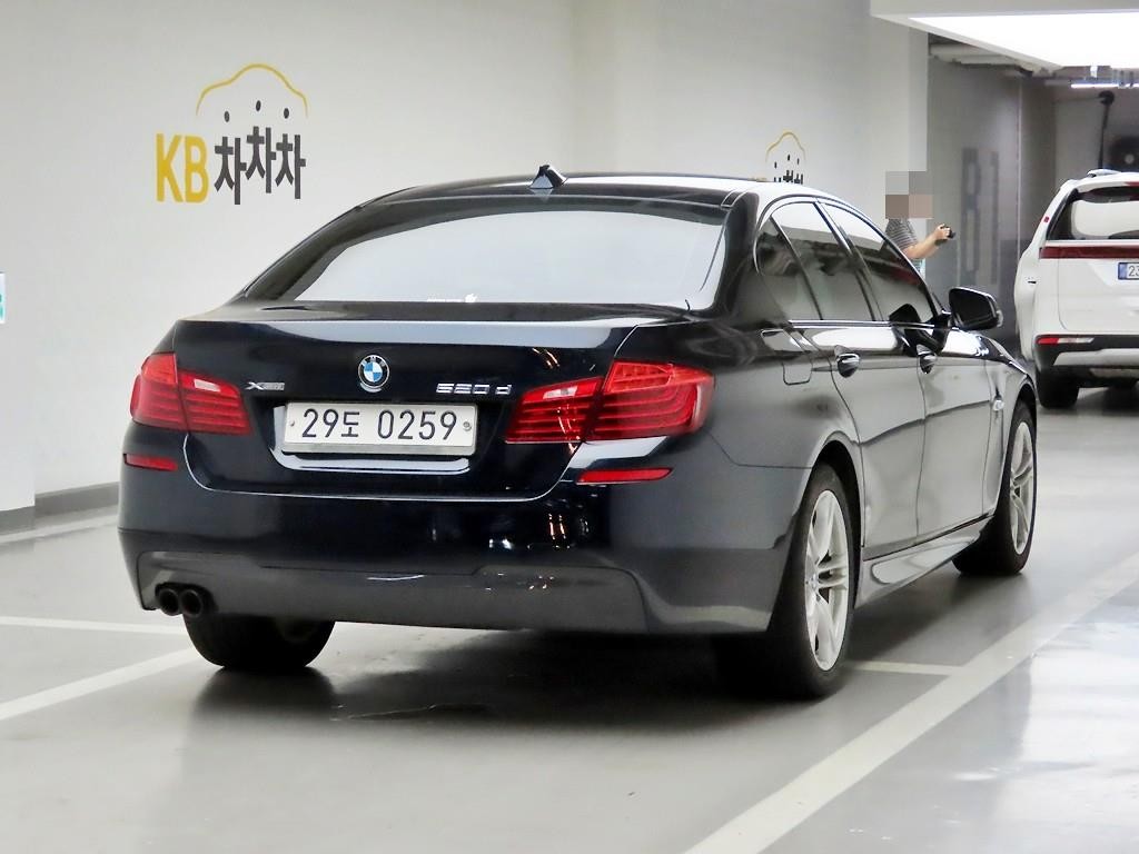 BMW 5시리즈 5시리즈 (F10) 520d M 에어로다이나믹 프로 이미지 4