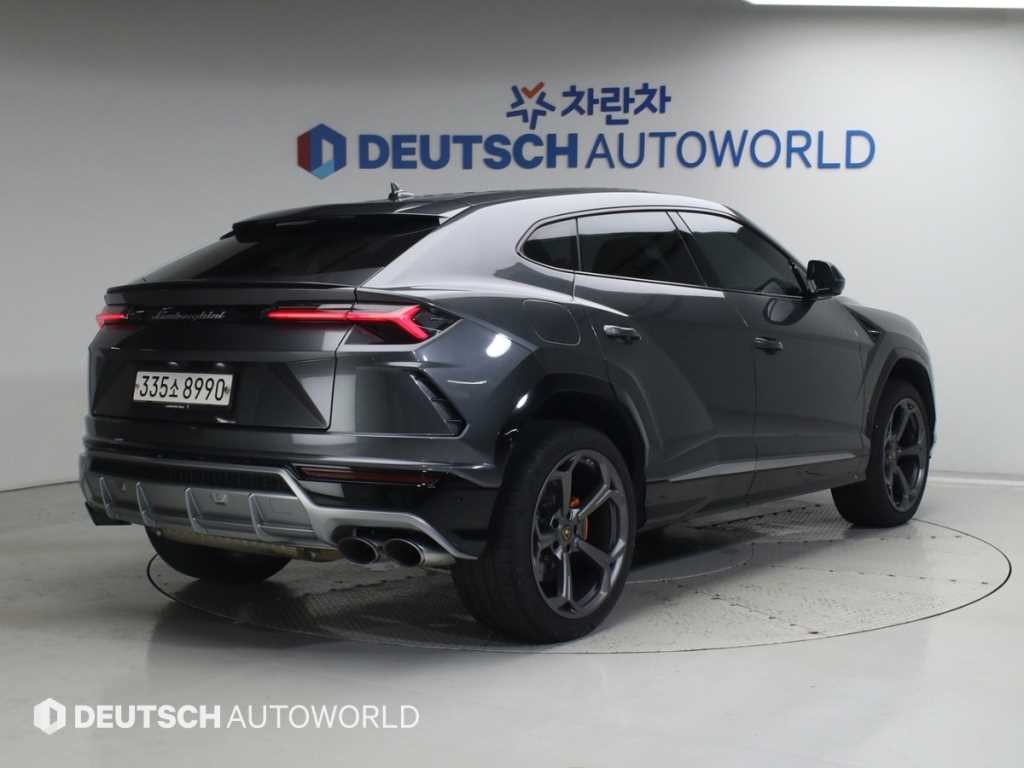 람보르기니 우루스 4.0 V8 이미지 2
