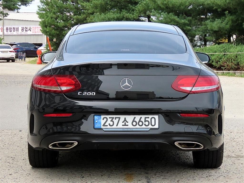 벤츠 C 클래스 C클래스 W205 C200 쿠페 이미지 4