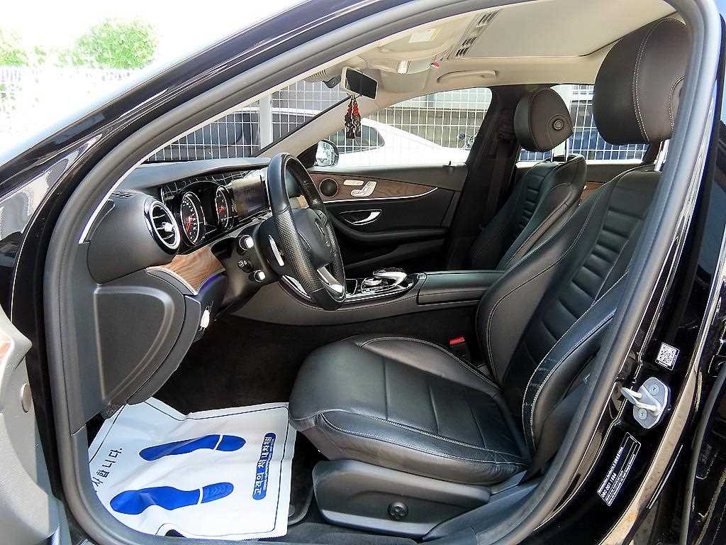 벤츠 E 클래스 E-클래스 W213 E300 4MATIC 익스클루시브 스텐다드 이미지 5