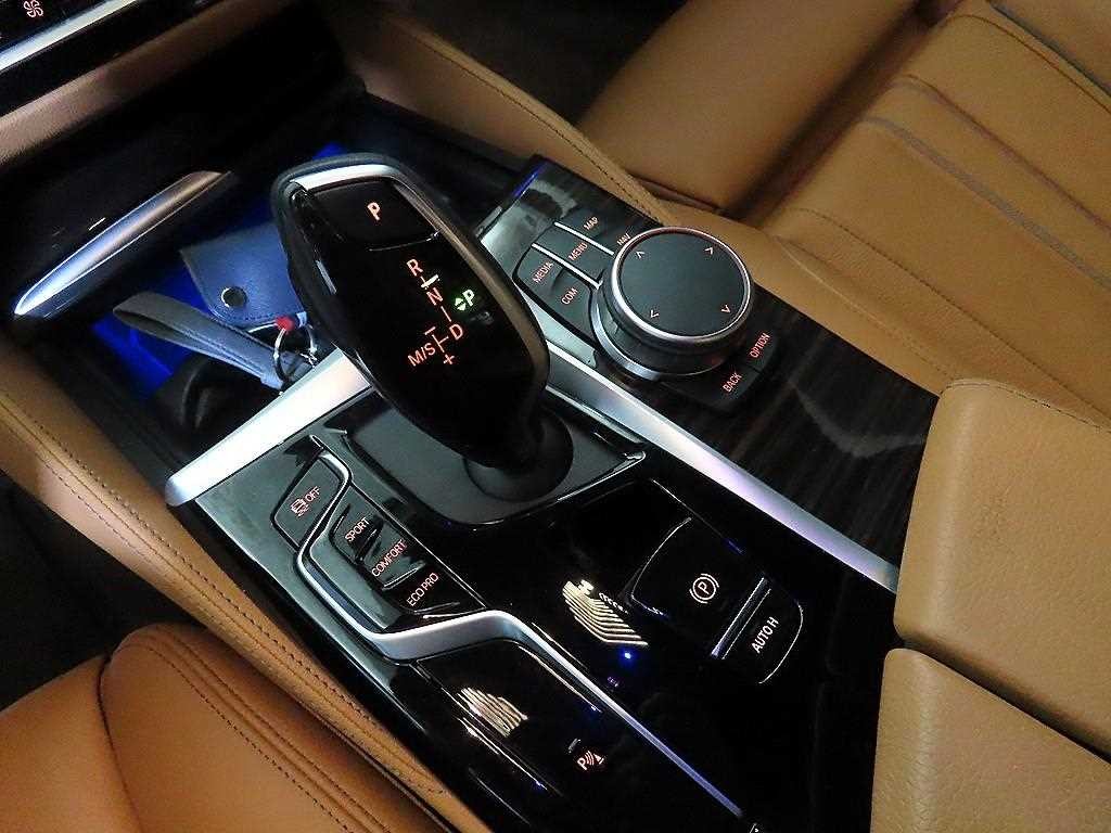 BMW 5시리즈 5시리즈 (G30) 520i M 스포츠 이미지 12