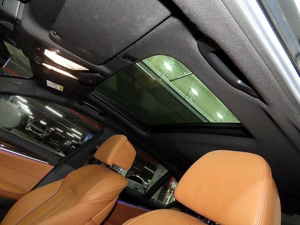 BMW 5시리즈 5시리즈 (G30) 520i M 스포츠 이미지 17