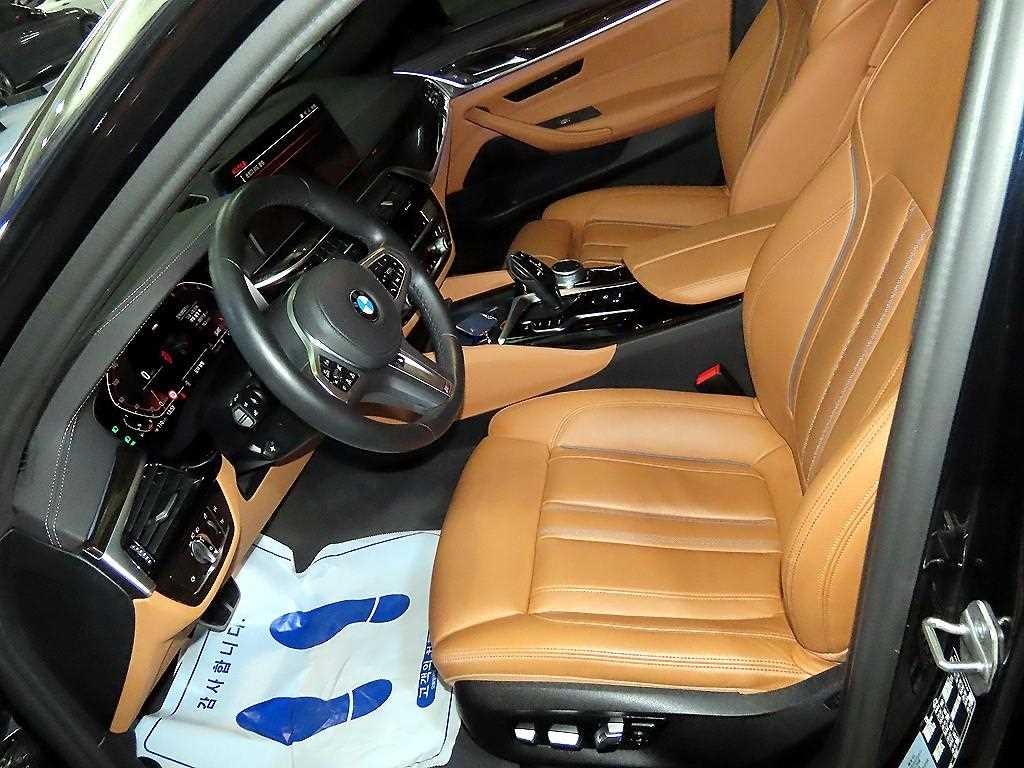 BMW 5시리즈 5시리즈 (G30) 520i M 스포츠 이미지 6