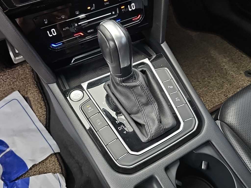 폭스바겐 아테온 2.0 TDI 프레스티지 이미지 8