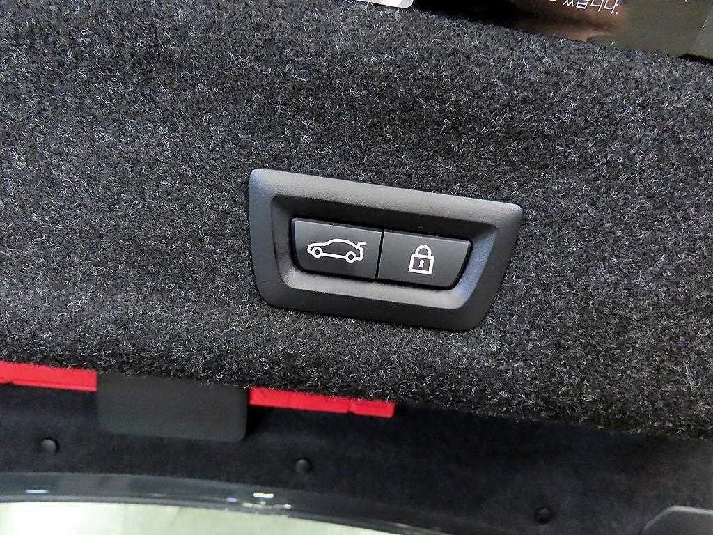 BMW 3시리즈 3시리즈 (G20) 320i M 스포츠 이미지 17