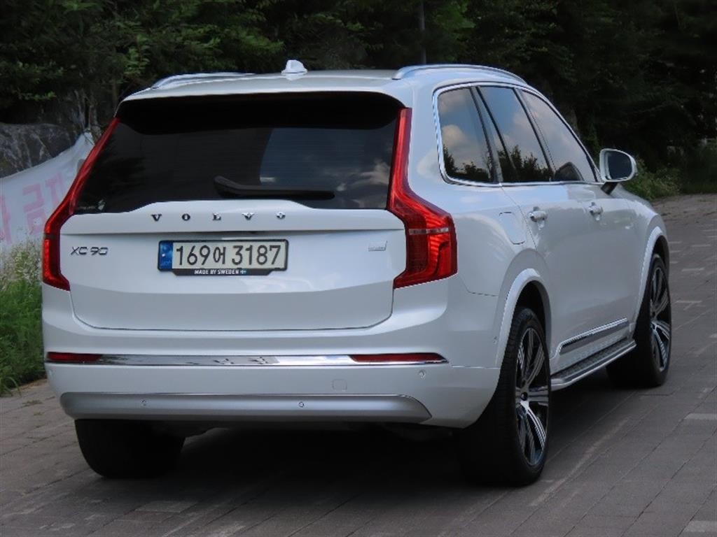 볼보 XC90 XC90 2세대 2.0 T8 AWD 얼티메이트 브라이트 이미지 3