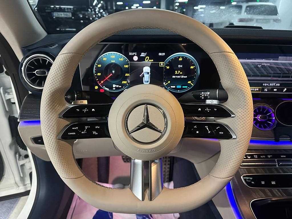 벤츠 E 클래스 E-클래스 W213 E450 4MATIC 쿠페 이미지 8