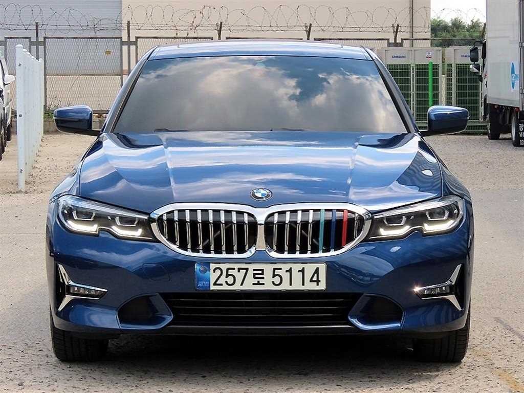 BMW 3시리즈 3시리즈 (G20) 330e M 스포츠 이미지 1