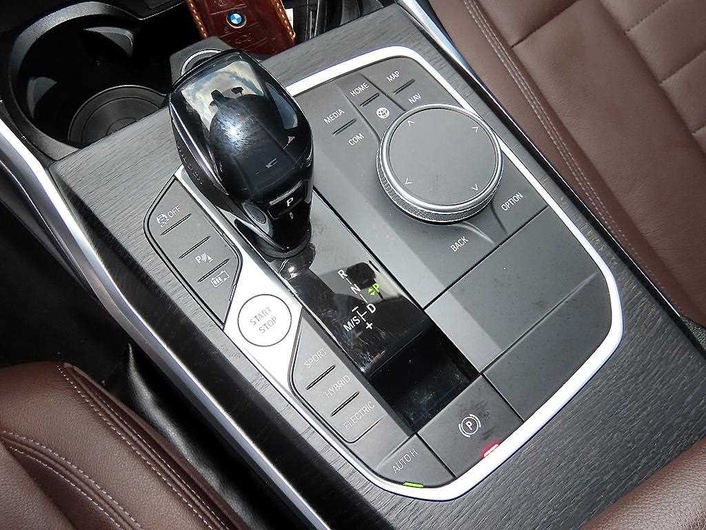 BMW 3시리즈 3시리즈 (G20) 330e M 스포츠 이미지 11