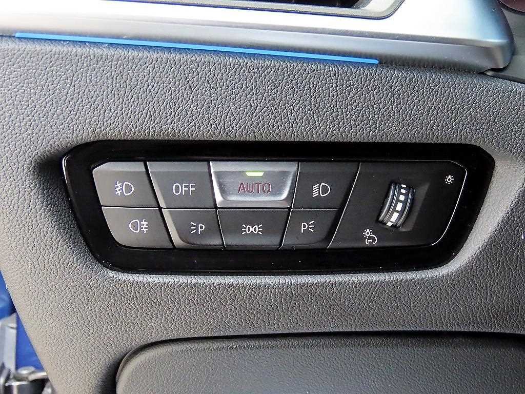 BMW 3시리즈 3시리즈 (G20) 330e M 스포츠 이미지 13