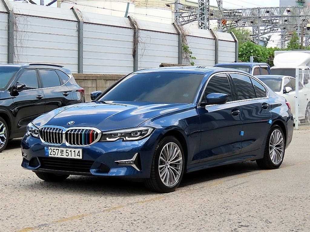 BMW 3시리즈 3시리즈 (G20) 330e M 스포츠 이미지 2