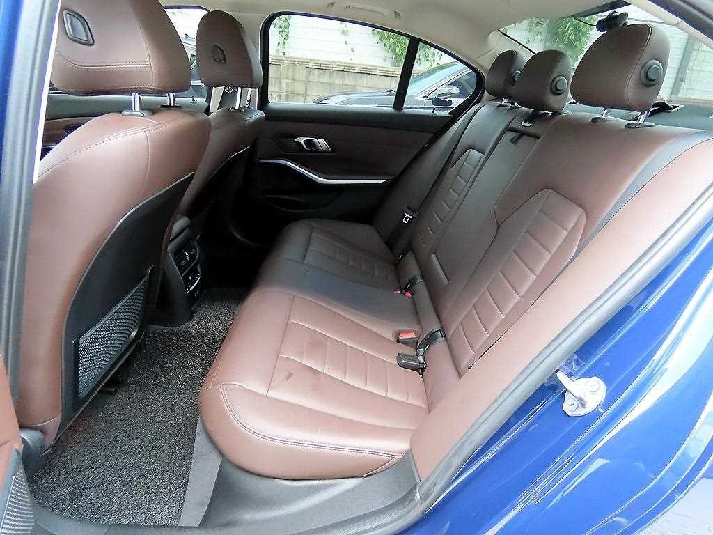 BMW 3시리즈 3시리즈 (G20) 330e M 스포츠 이미지 6