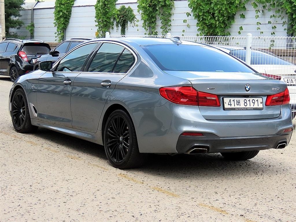 BMW 5시리즈 5시리즈 (G30) 540i xDrive M 스포츠 플러스 이미지 3