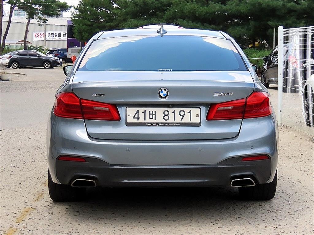 BMW 5시리즈 5시리즈 (G30) 540i xDrive M 스포츠 플러스 이미지 4