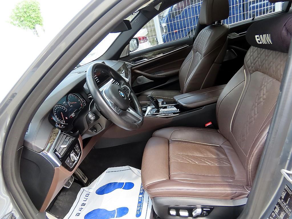 BMW 5시리즈 5시리즈 (G30) 540i xDrive M 스포츠 플러스 이미지 5
