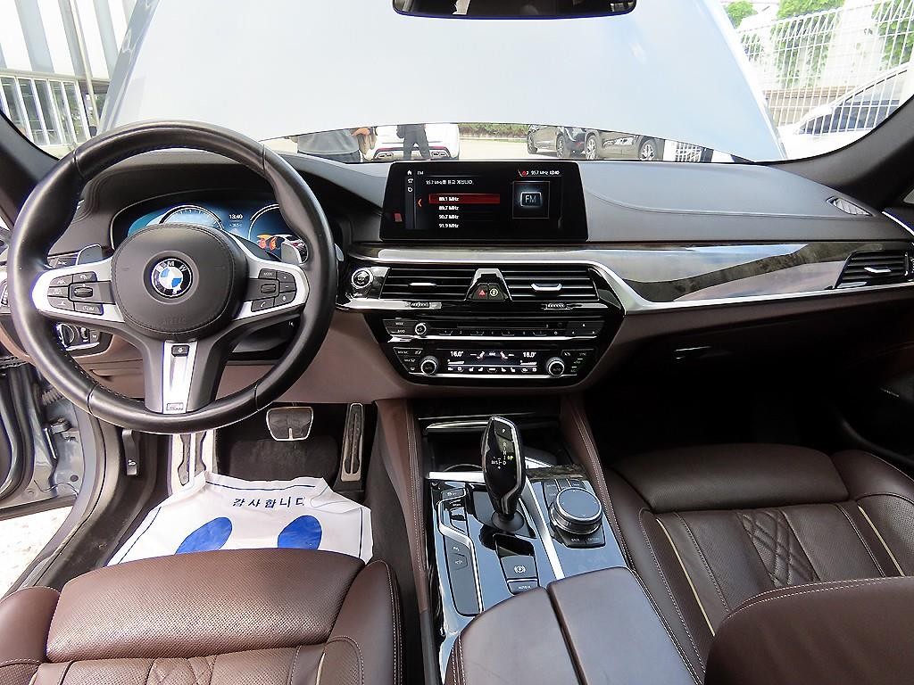 BMW 5시리즈 5시리즈 (G30) 540i xDrive M 스포츠 플러스 이미지 7