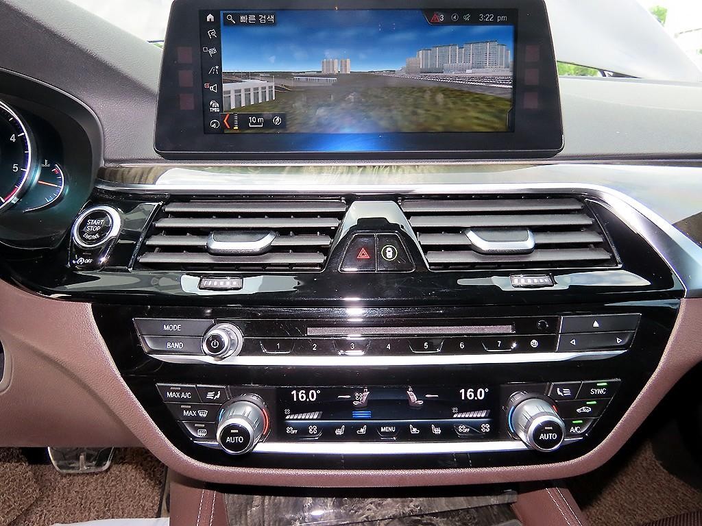 BMW 5시리즈 5시리즈 (G30) 530d M 스포츠 이미지 13