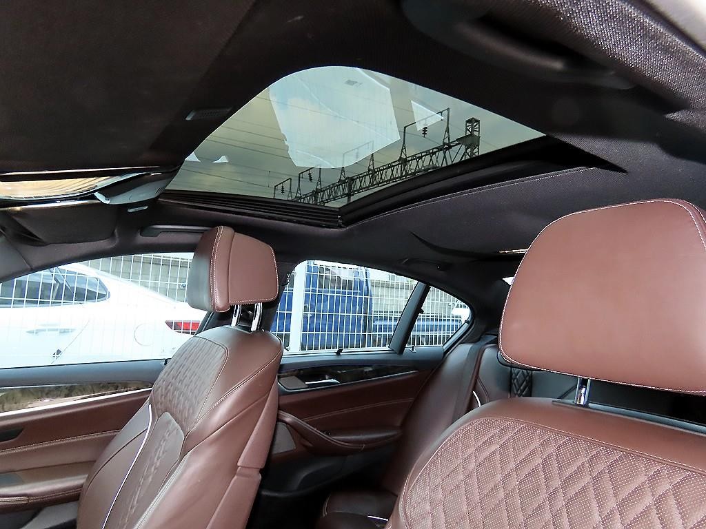 BMW 5시리즈 5시리즈 (G30) 530d M 스포츠 이미지 17