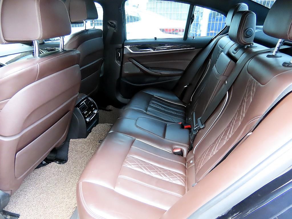 BMW 5시리즈 5시리즈 (G30) 530d M 스포츠 이미지 6