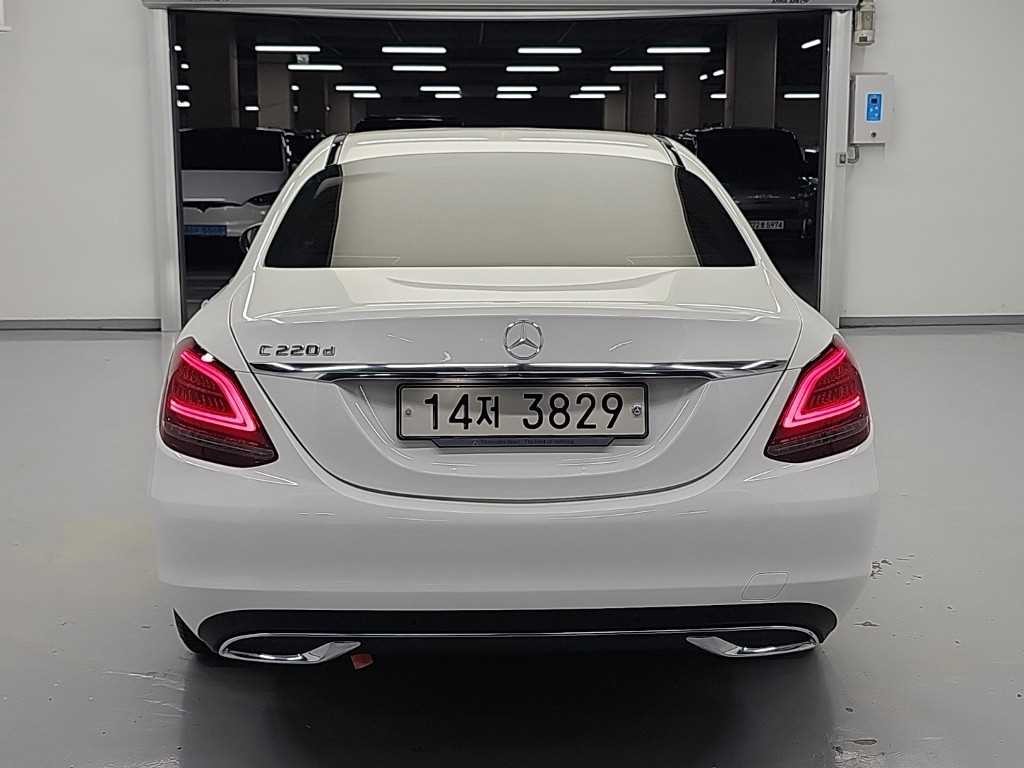 벤츠 C 클래스 C클래스 W205 C220 d 아방가르드 이미지 3
