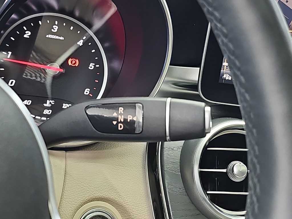 벤츠 C 클래스 C클래스 W205 C220 d 아방가르드 이미지 8