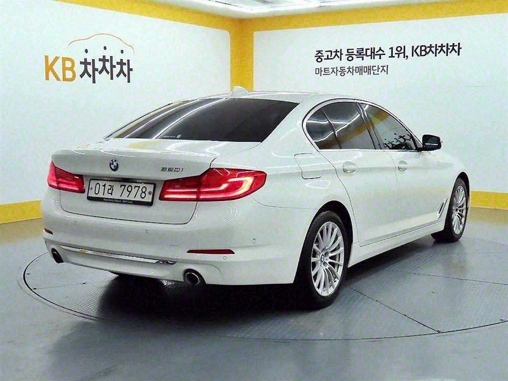 BMW 5시리즈 5시리즈 (G30) 520i 럭셔리 이미지 4