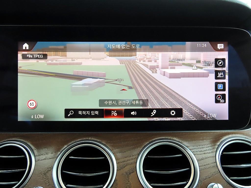 벤츠 E 클래스 E-클래스 W213 E300e 4MATIC 익스클루시브 이미지 14