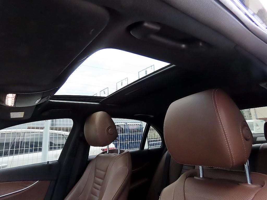 벤츠 E 클래스 E-클래스 W213 E300e 4MATIC 익스클루시브 이미지 16