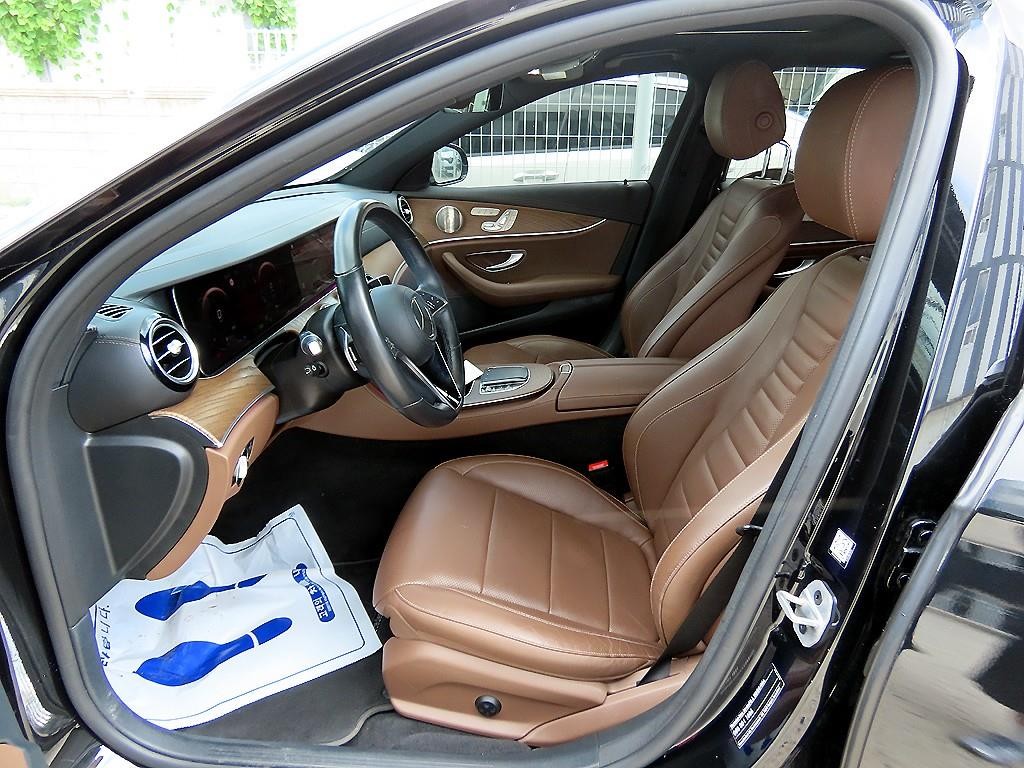 벤츠 E 클래스 E-클래스 W213 E300e 4MATIC 익스클루시브 이미지 5