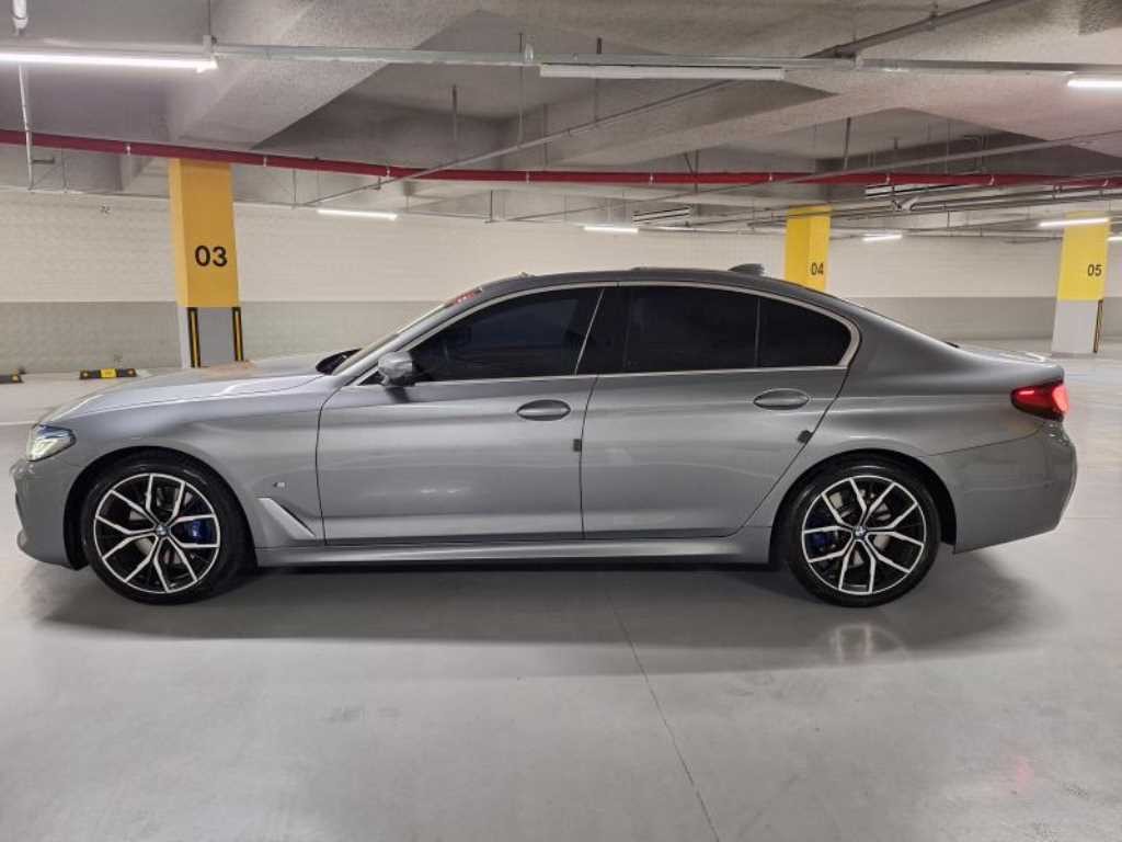 BMW 5시리즈 5시리즈 (G30) 530i xDrive M 스포츠 이미지 4
