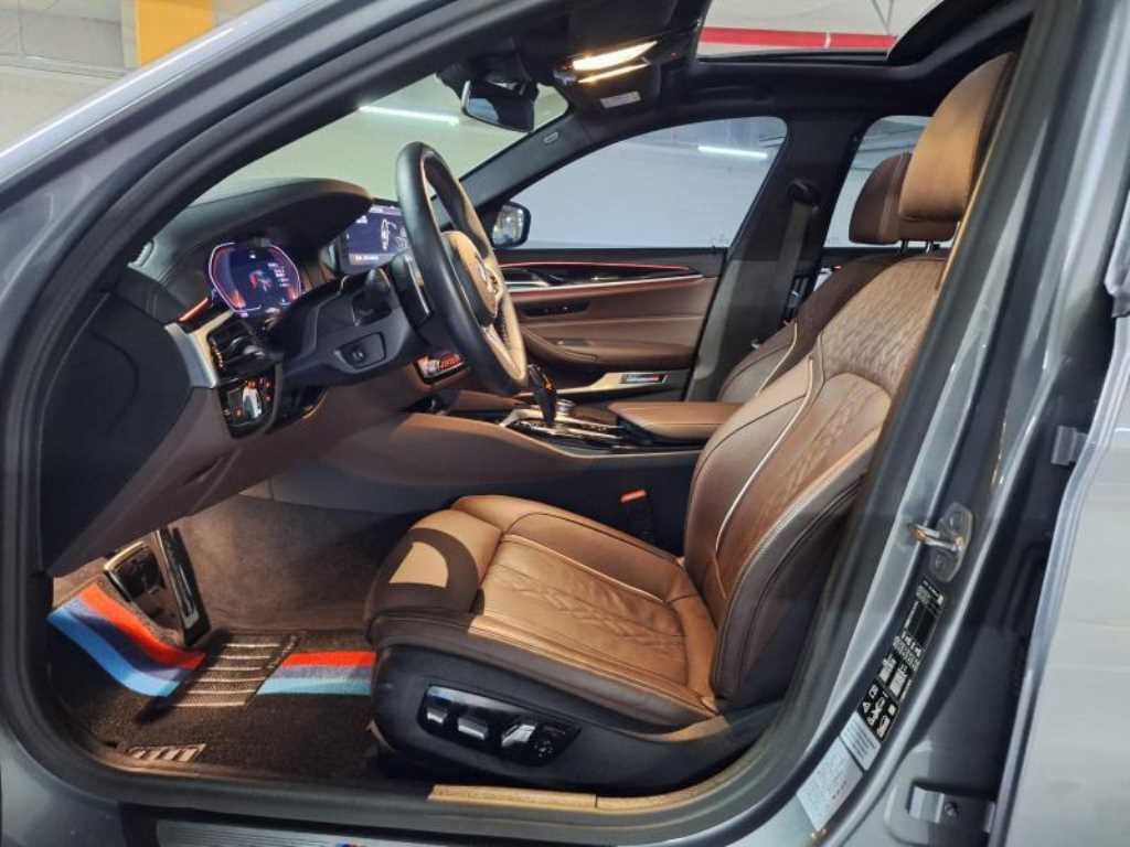 BMW 5시리즈 5시리즈 (G30) 530i xDrive M 스포츠 이미지 8