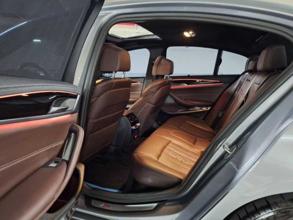 BMW 5시리즈 5시리즈 (G30) 530i xDrive M 스포츠 이미지 9
