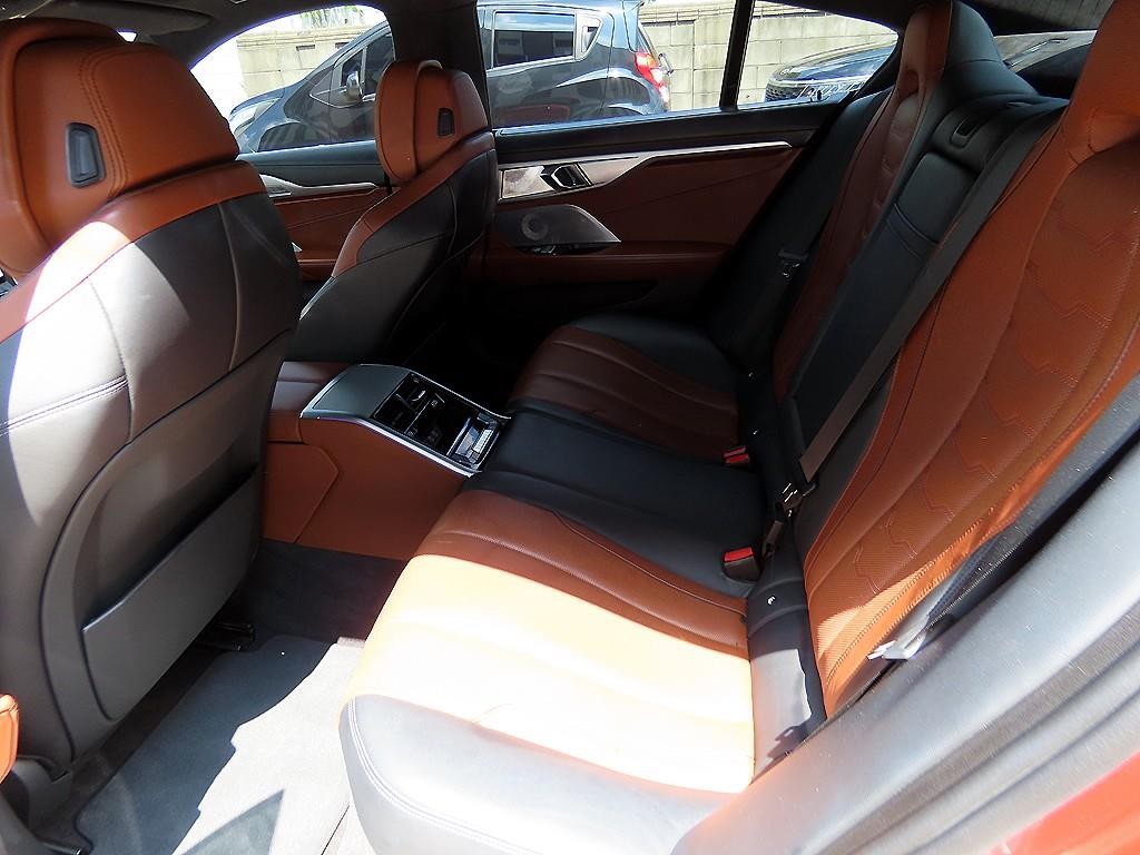 BMW 8시리즈 8시리즈 (G15) 840i xDrive M 스포츠 그란쿠페 기본형 이미지 6