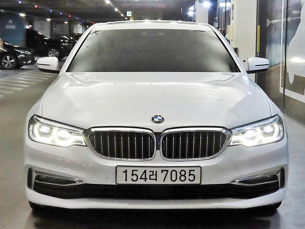 BMW 5시리즈 5시리즈 (G30) 530e 럭셔리 플러스 이미지 2