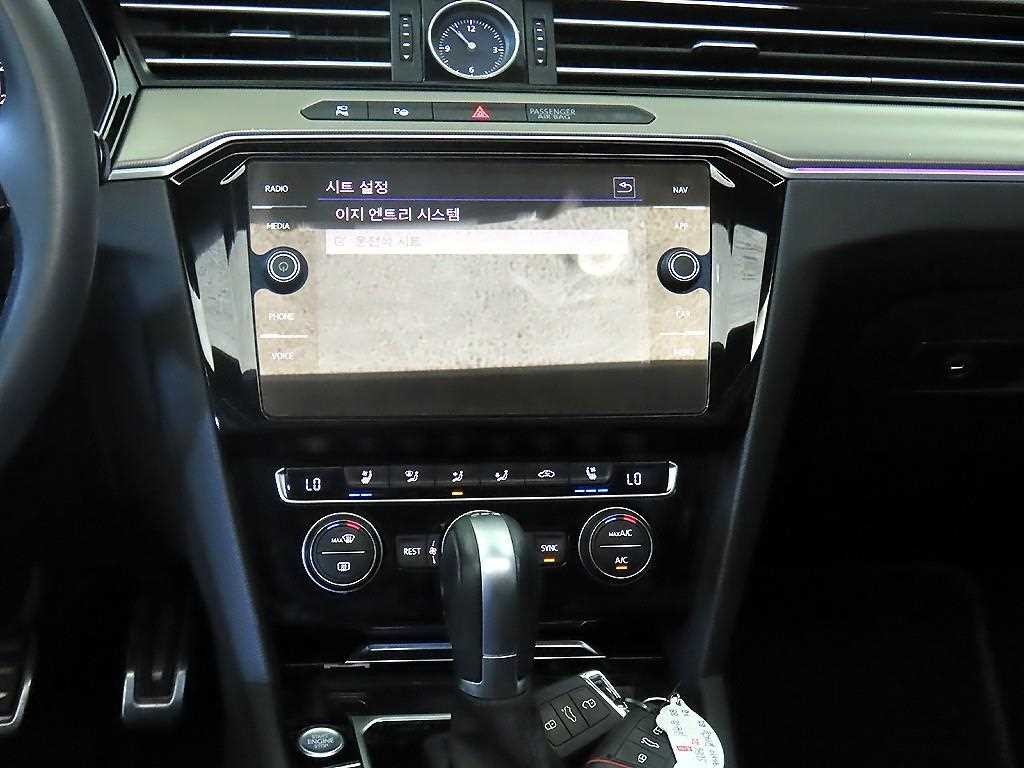 폭스바겐 아테온 2.0 TDI 엘레강스 프레스티지 이미지 11