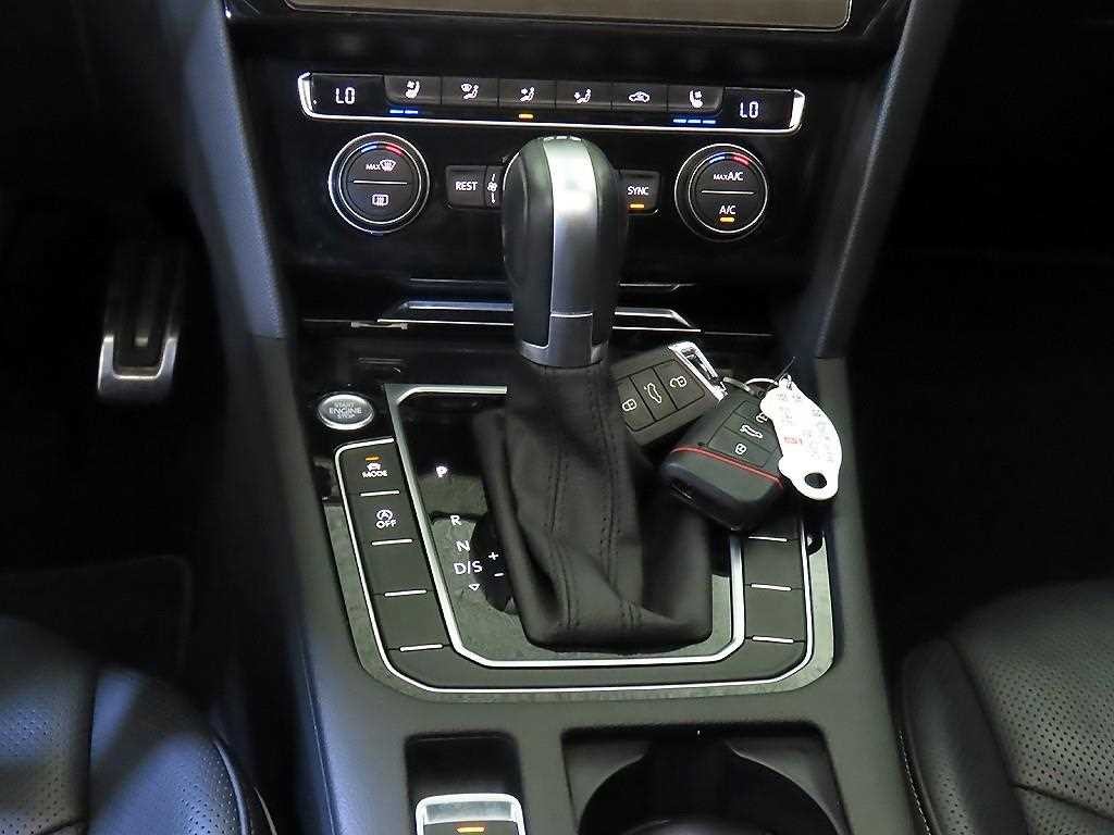 폭스바겐 아테온 2.0 TDI 엘레강스 프레스티지 이미지 12