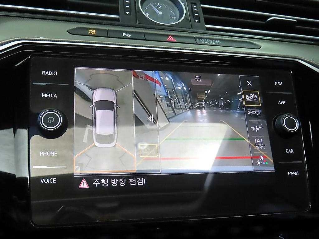폭스바겐 아테온 2.0 TDI 엘레강스 프레스티지 이미지 14