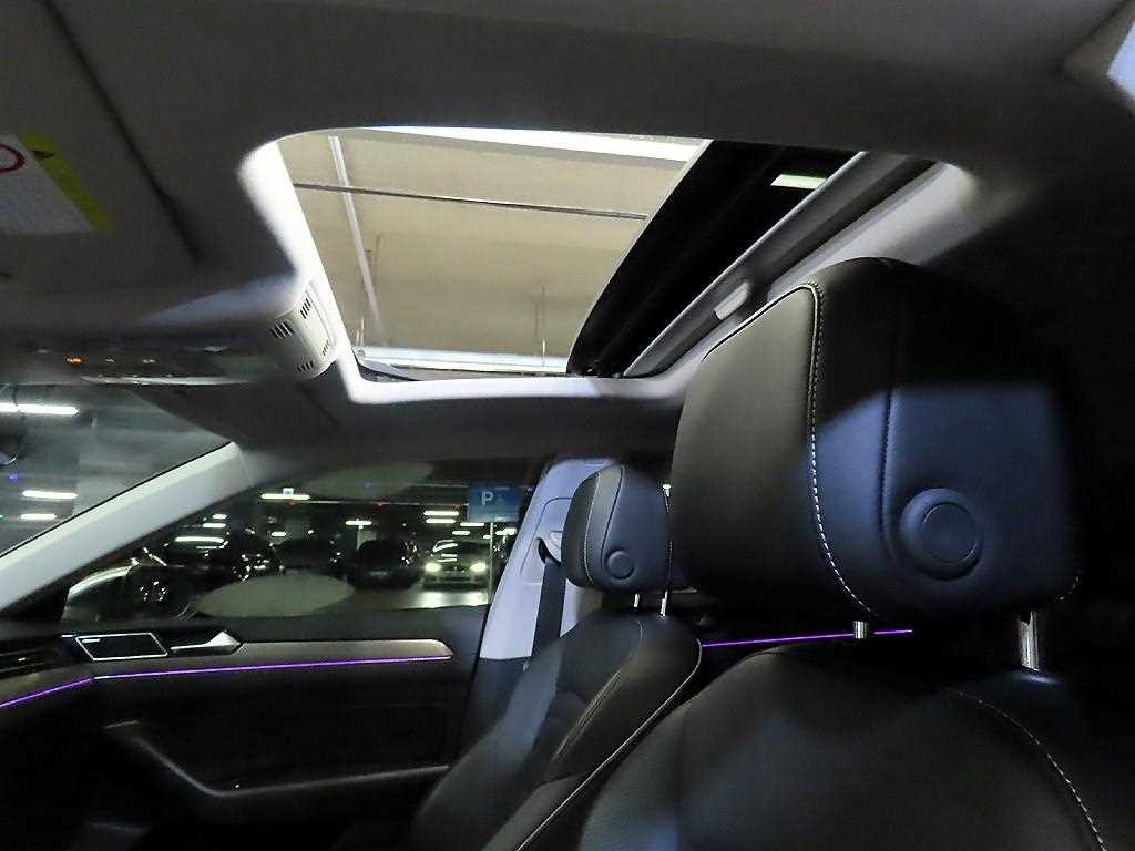 폭스바겐 아테온 2.0 TDI 엘레강스 프레스티지 이미지 17